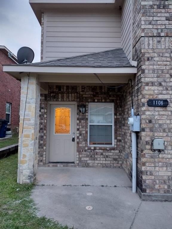 1106 Parkway Trl - Photo 2 of 11