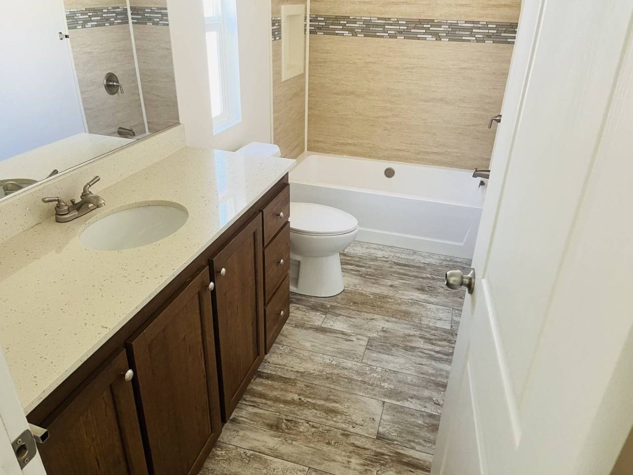 533 Sullivan St - Photo 5 of 10