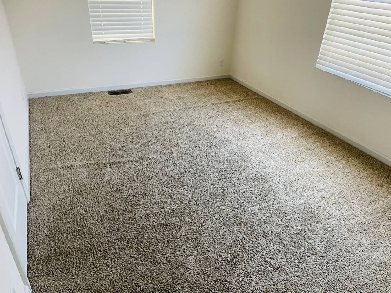 533 Sullivan St - Photo 6 of 10