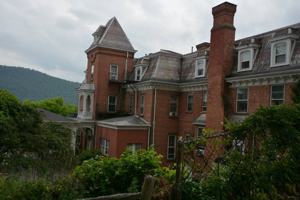 featured image of 3 Pine Terrace Rd #206