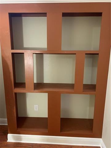 2221 Deerlick Ln - Photo 3 of 14