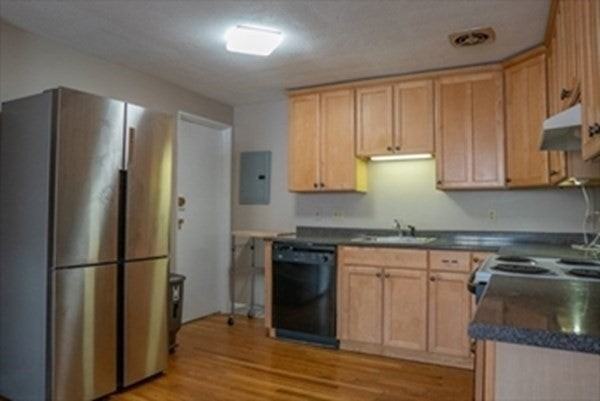 4 Colonial Village Dr - Photo 3 of 7