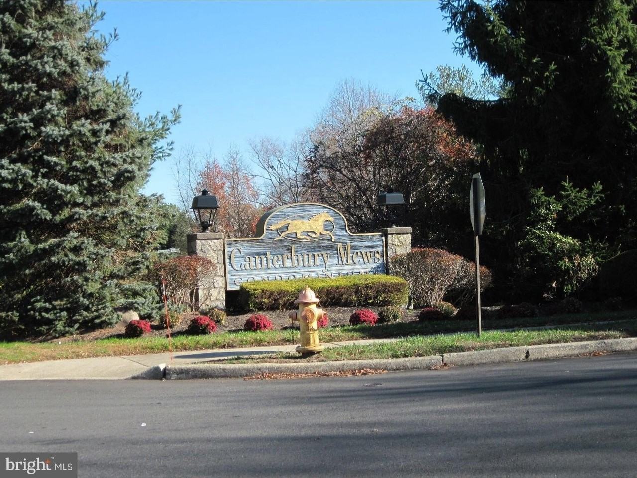 1040 Hillsboro Ct - Photo 2 of 16