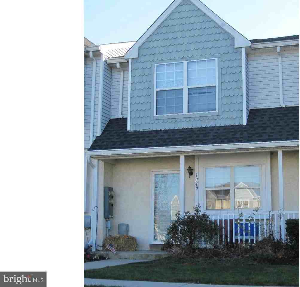 1040 Hillsboro Ct - Photo 3 of 16