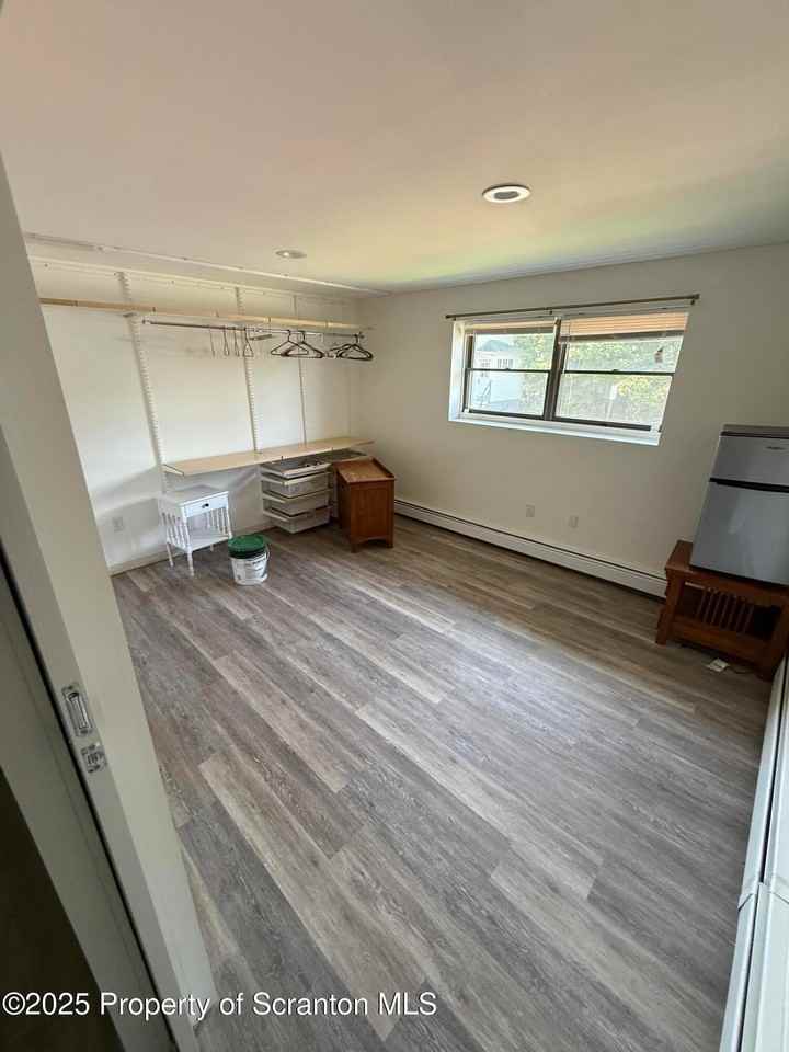 2402 Dimmick Ave - Photo 7 of 8