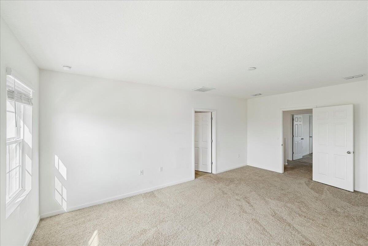 10493 Sw Toren Way - Photo 7 of 26