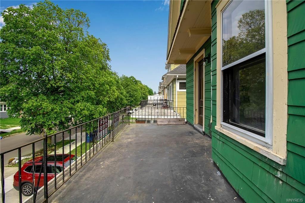 205 Lisbon Ave - Photo 3 of 28