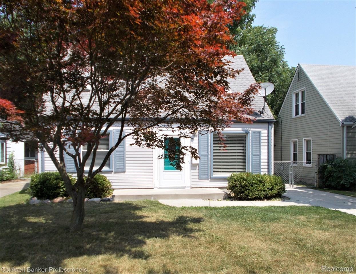 2205 E 10 Mile Rd - Photo 2 of 15