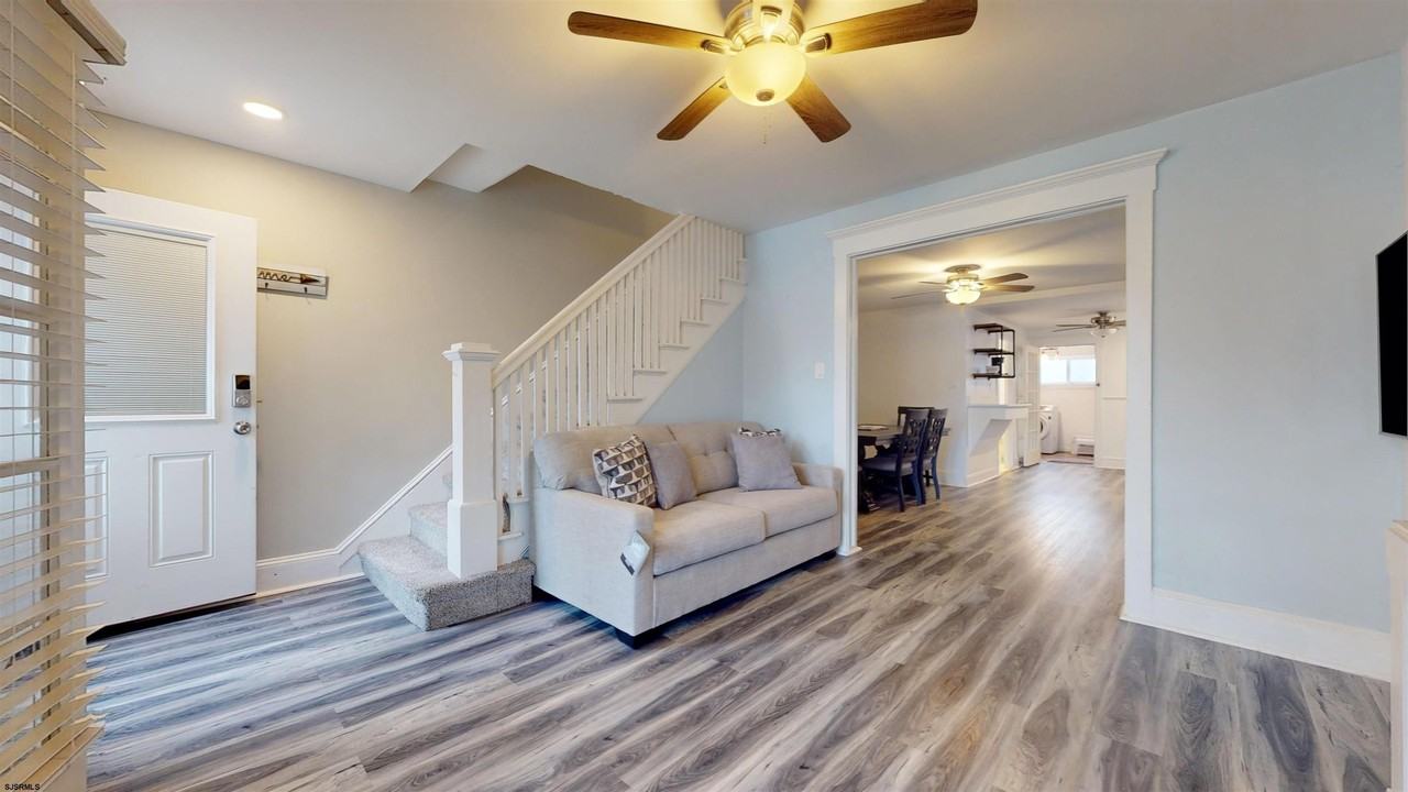 105 N Princeton Ave - Photo 6 of 32