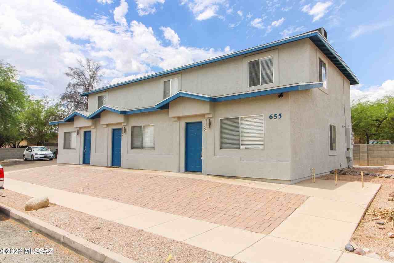 655 E Drachman St #3 - Photo 3 of 15