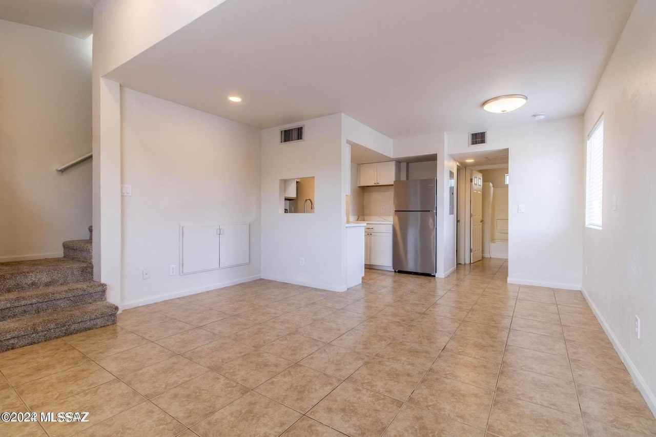 655 E Drachman St #3 - Photo 6 of 15