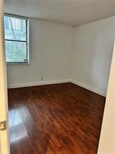 20562 Ne 30th Ave - Photo 5 of 8