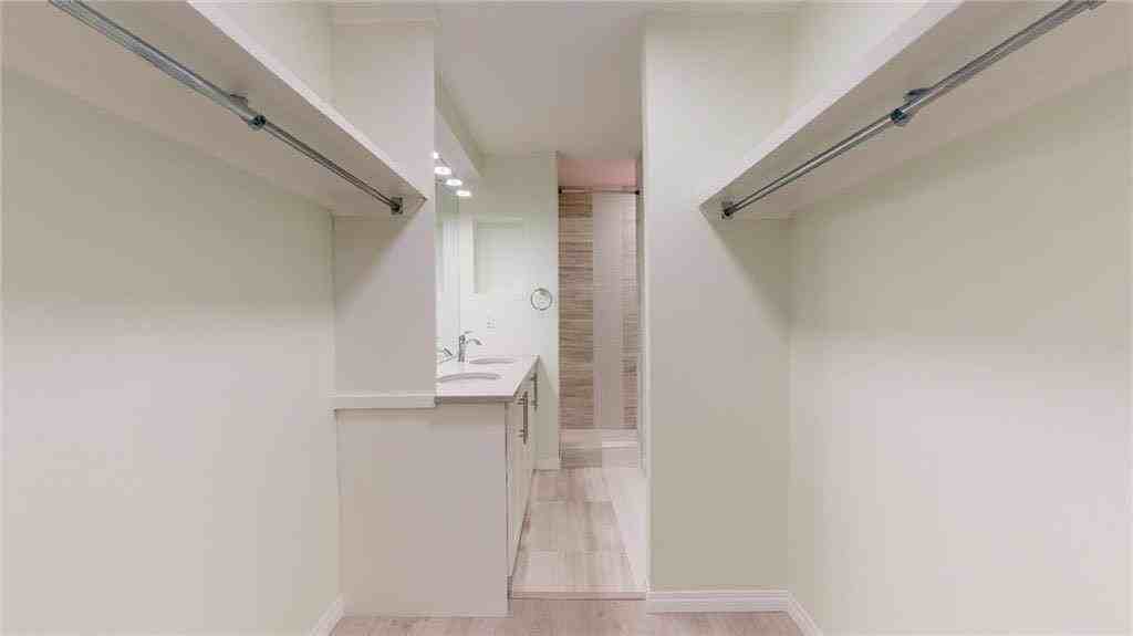 1001 68 Ave Sw - Photo 3 of 26