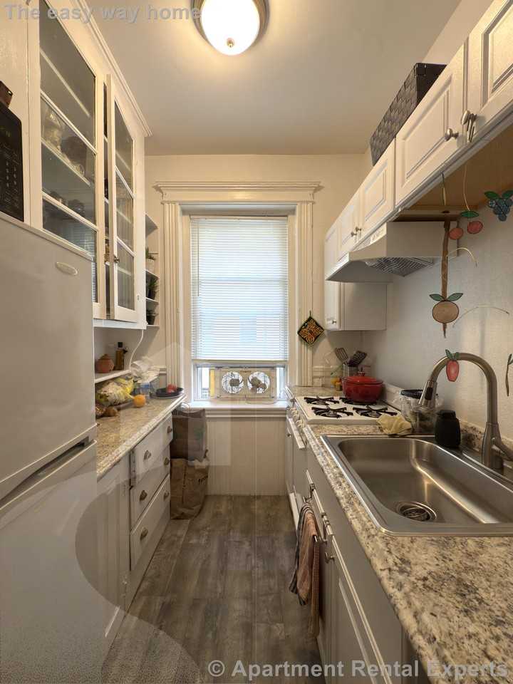 72 Kirkland St #4