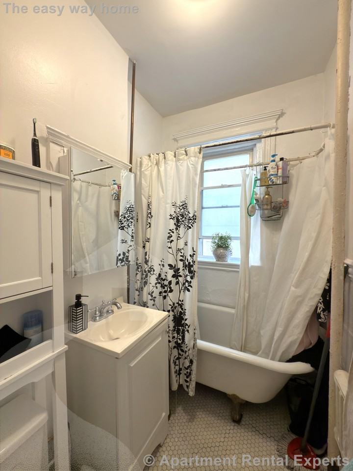 72 Kirkland St #4 - Photo 3 of 6