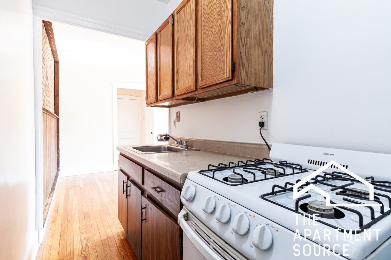955 W Cornelia Ave #3A