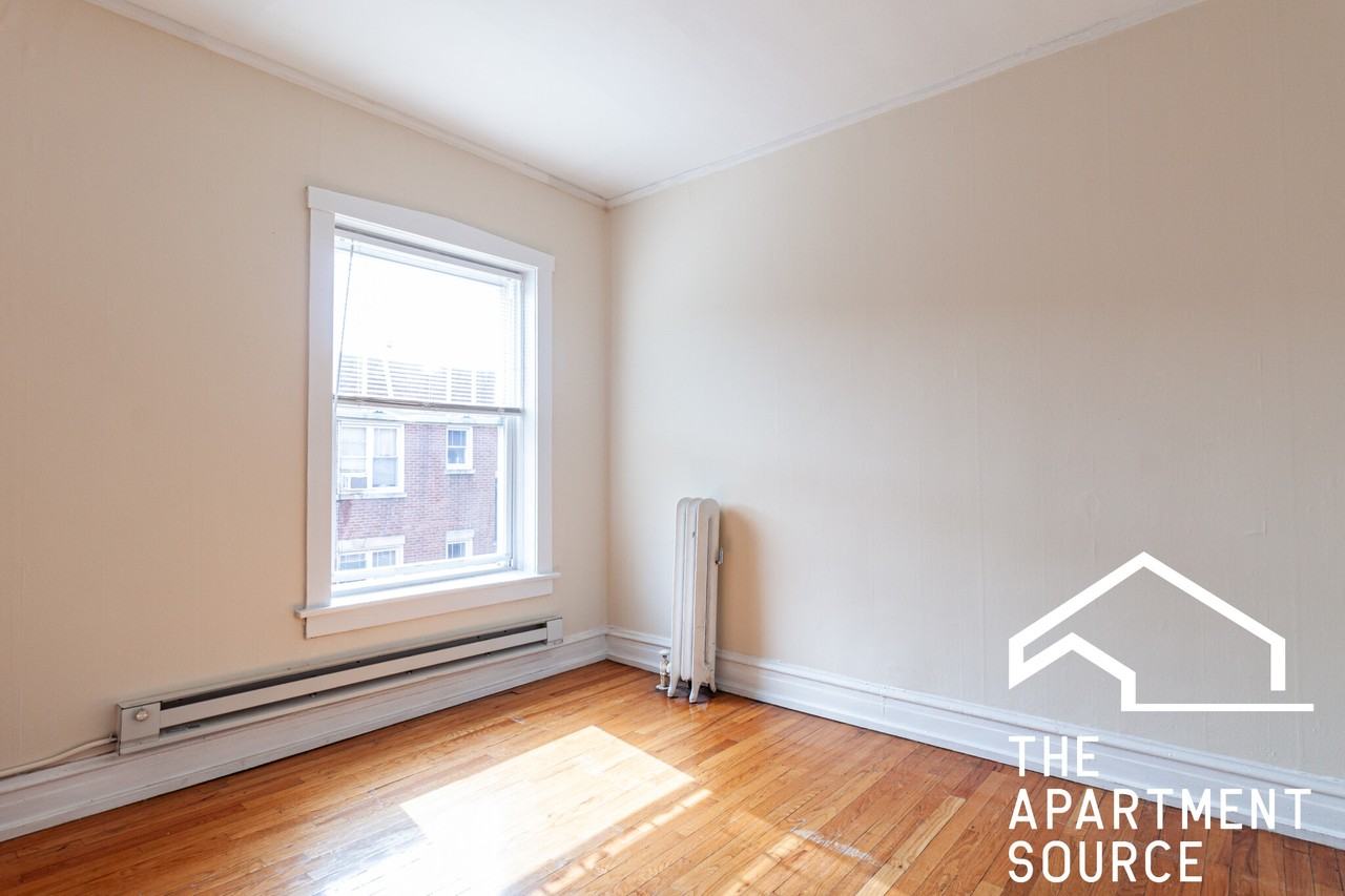 955 W Cornelia Ave #3A - Photo 5 of 9