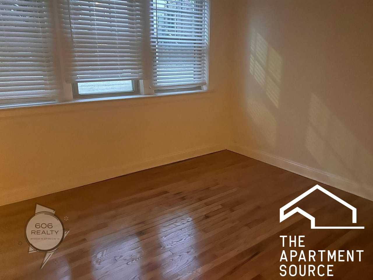 120 S Austin Blvd #B - Photo 4 of 8