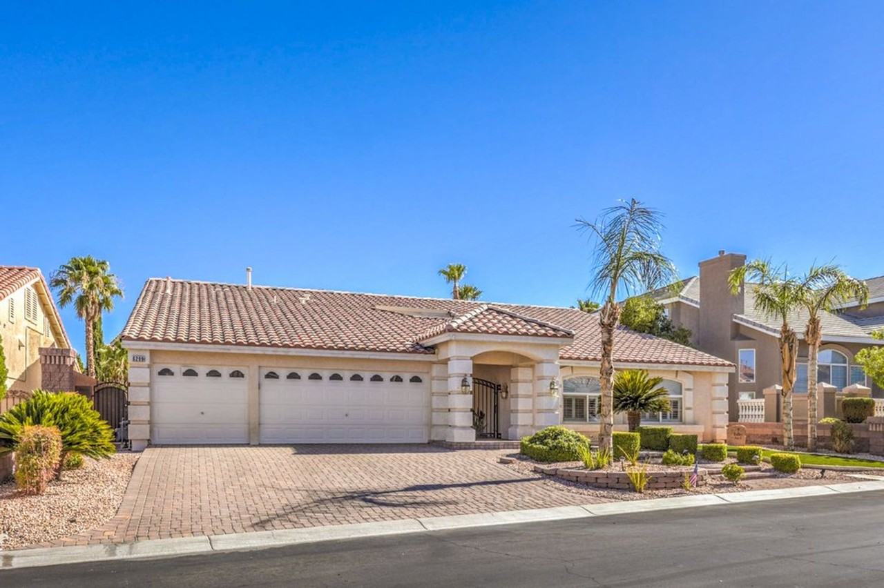 6299 Pale Pavilion Ave - Photo 4 of 40