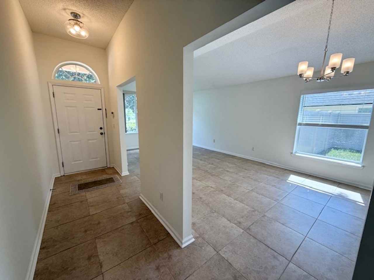 732 Grand Parke Dr - Photo 3 of 33
