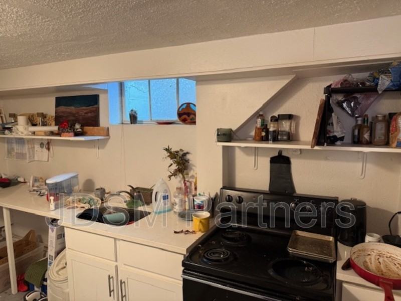 799 Cherry St #4 - Photo 4 of 18