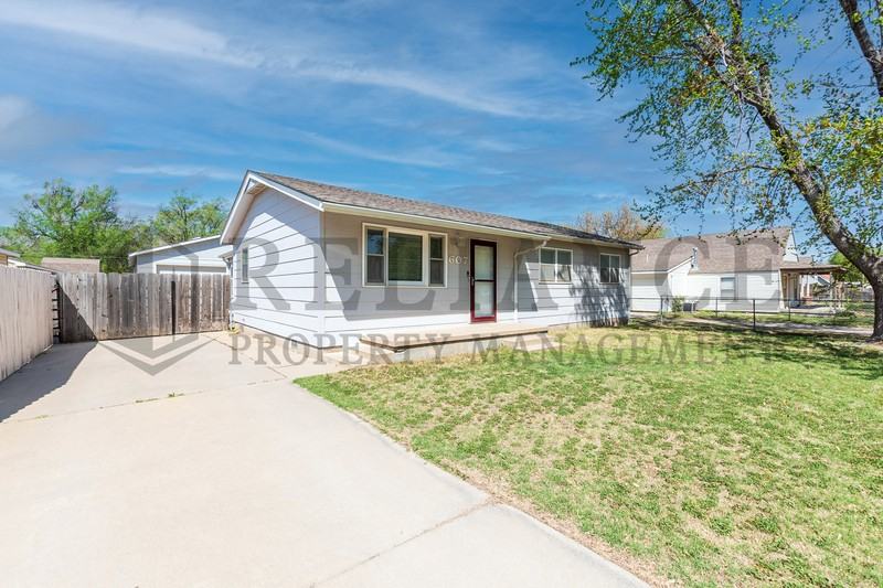 607 N Doris St - Photo 2 of 25