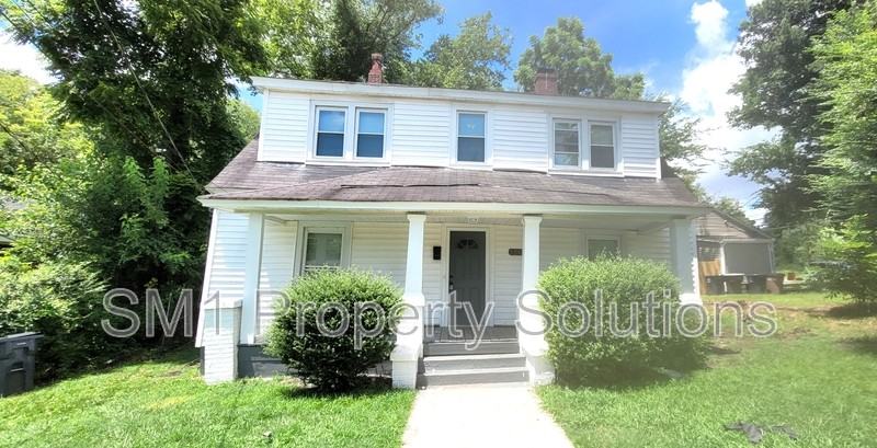 1306 Pearson St - Photo 3 of 17