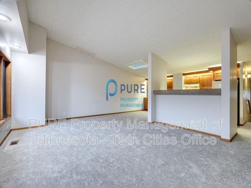 2421 S 9th St - Photo 4 of 20