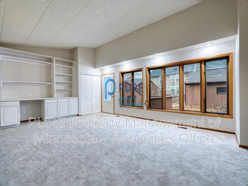 2421 S 9th St - Photo 6 of 20