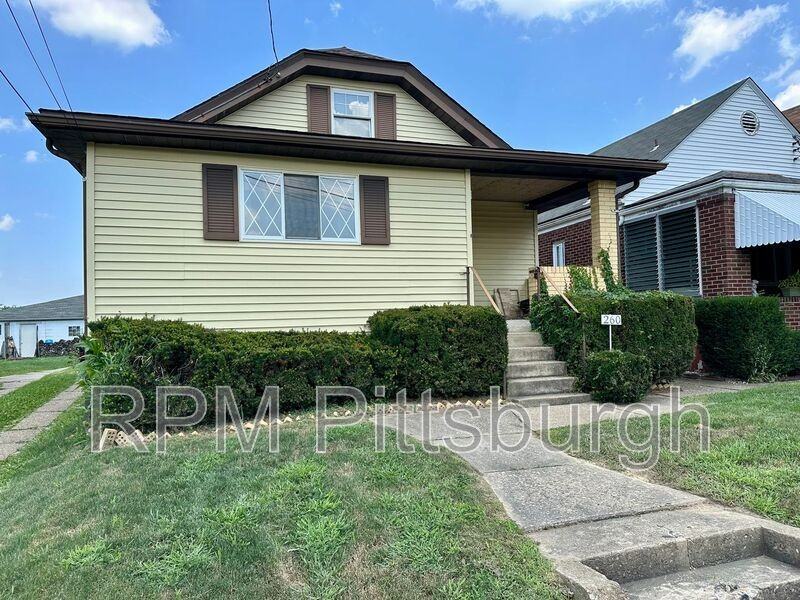 260 W Marigold St - Photo 2 of 13