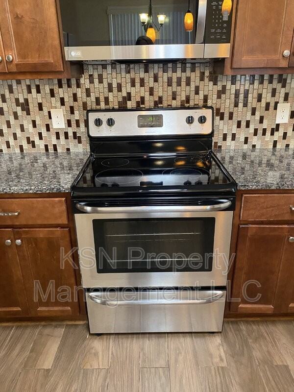 1509 Ott St - Photo 6 of 17