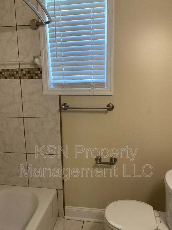 1509 Ott St - Photo 7 of 17