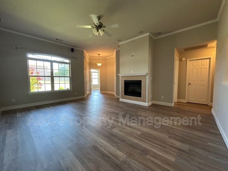 320 Sienna Dr - Photo 3 of 17