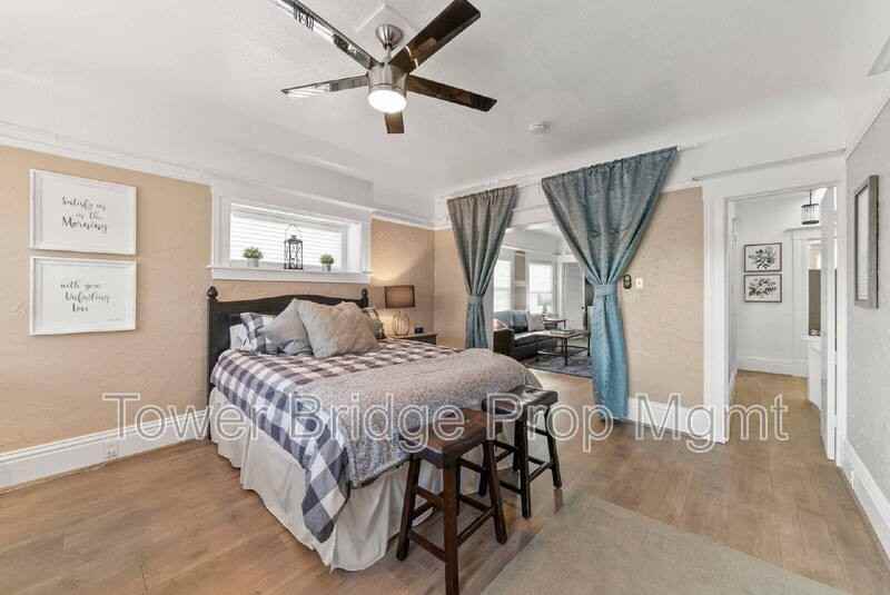 717 17th St #B - Photo 7 of 12