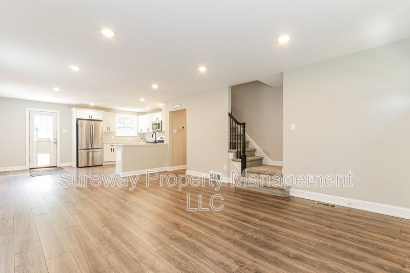 350 Larchwood Rd - Photo 3 of 20