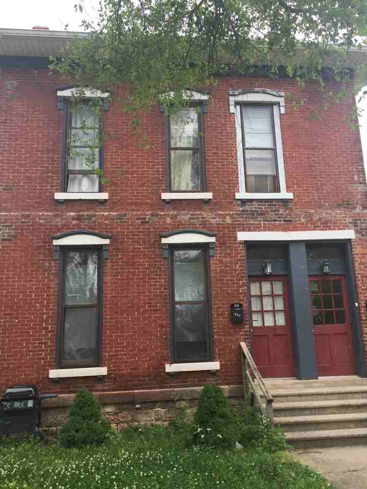 118 S 6th St
