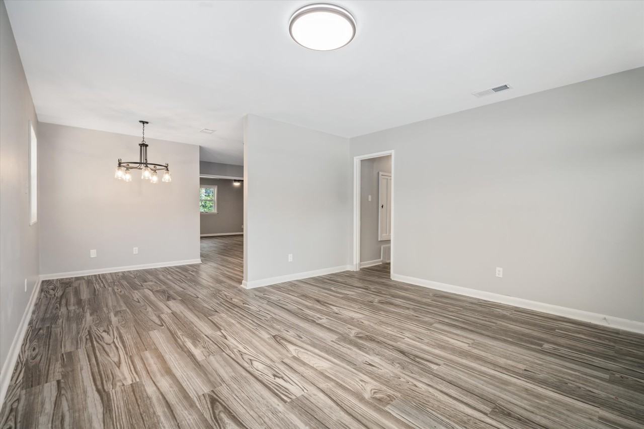 4110 Yorkshire Ln - Photo 3 of 21