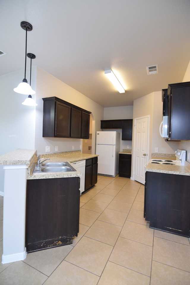 1209 Loyal Ln - Photo 4 of 18