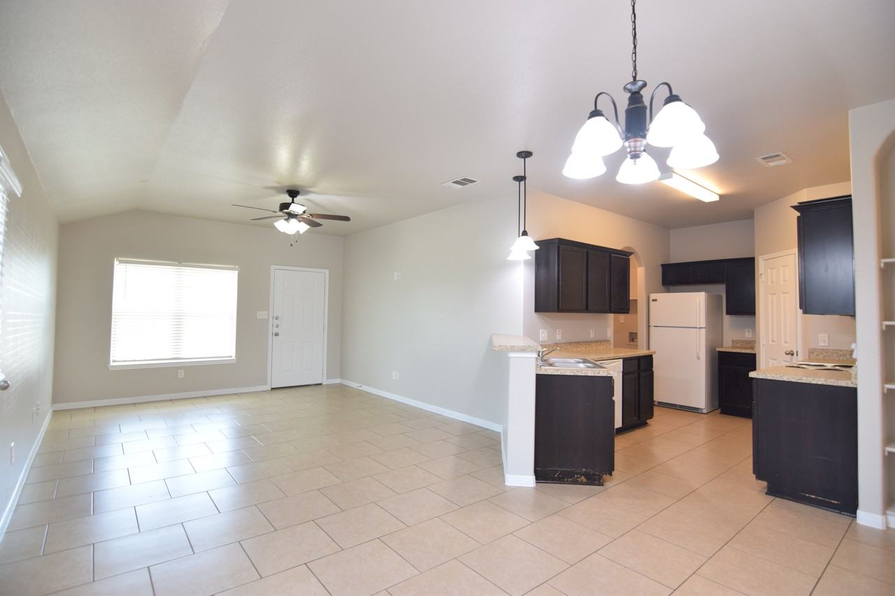 1209 Loyal Ln - Photo 6 of 18