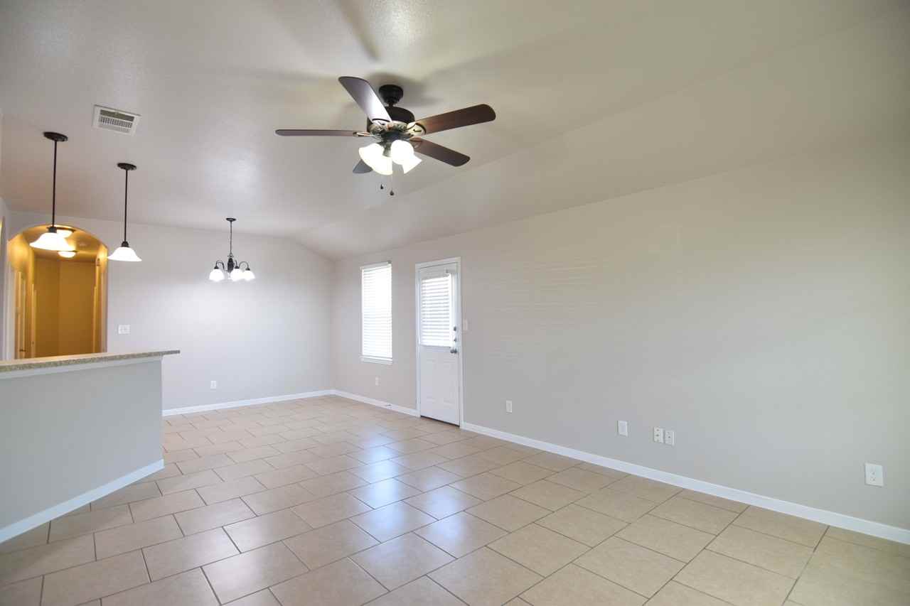 1209 Loyal Ln - Photo 7 of 18