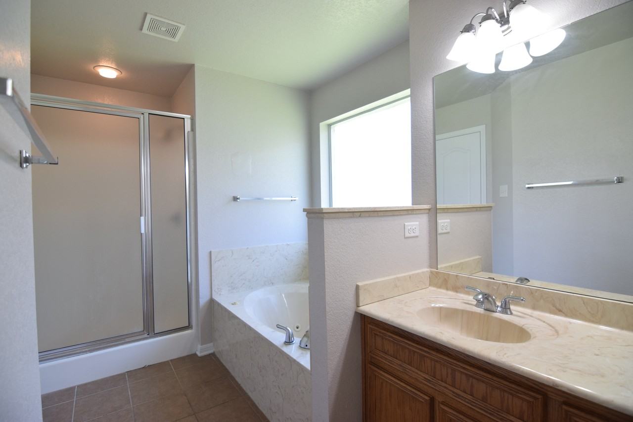 3501 Salt Fork Dr - Photo 4 of 21