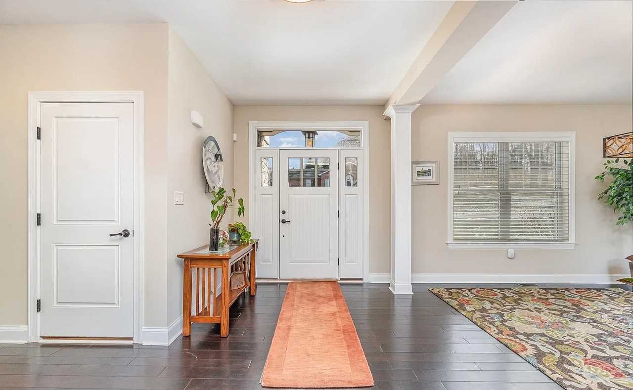 360 N 4th St - Photo 3 of 12