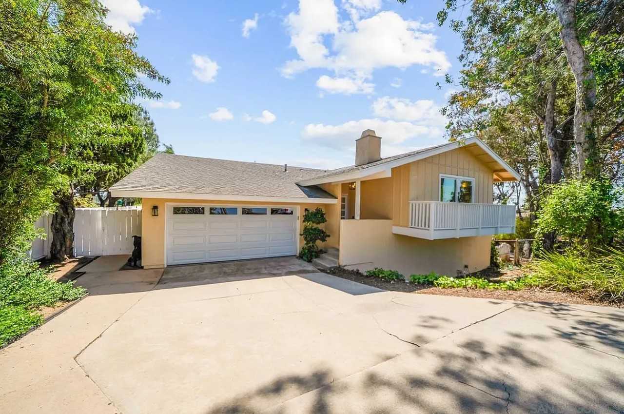 17221 Cloudcroft Dr - Photo 3 of 10