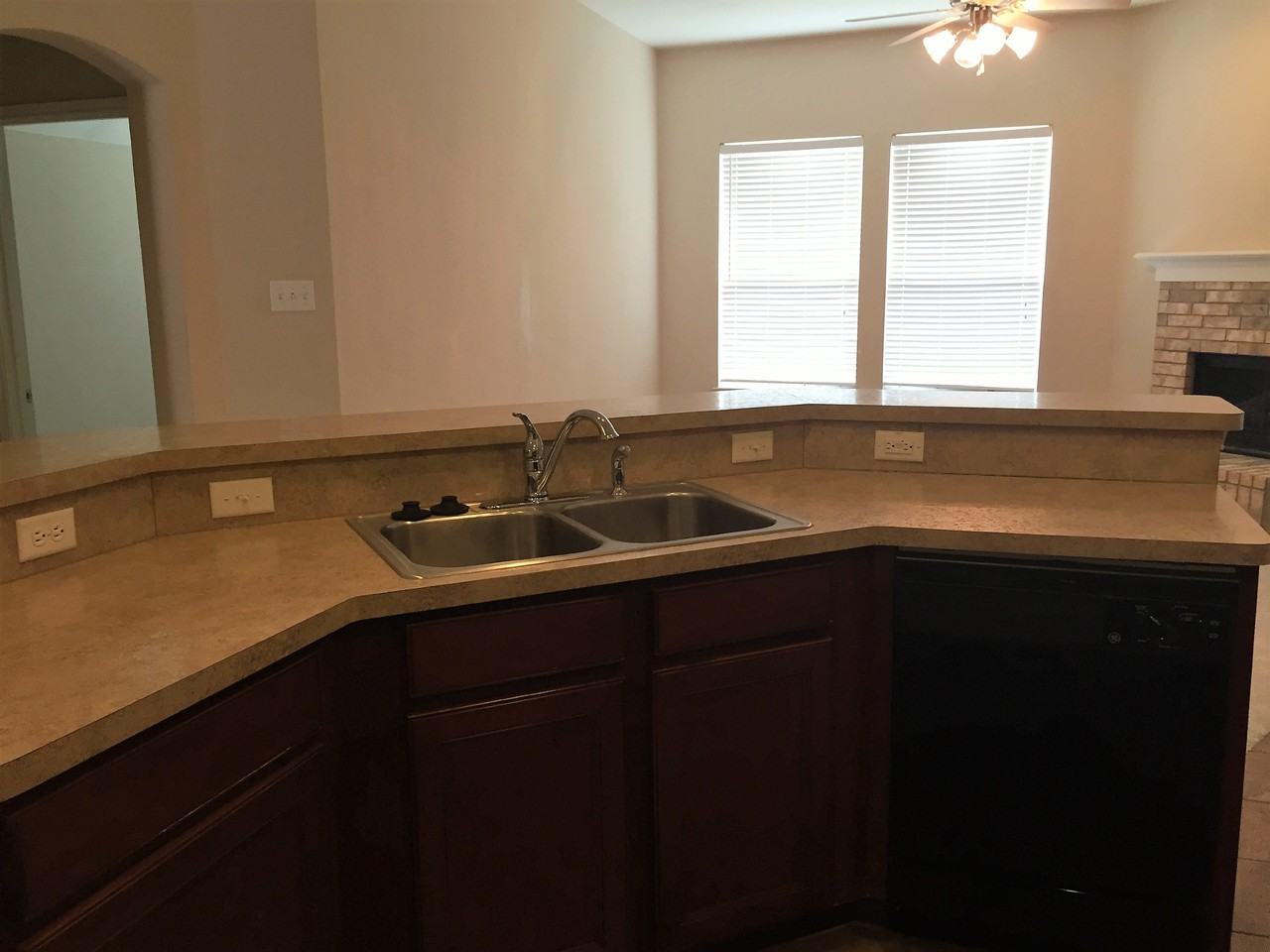 3820 Denridge Lane - Photo 4 of 10