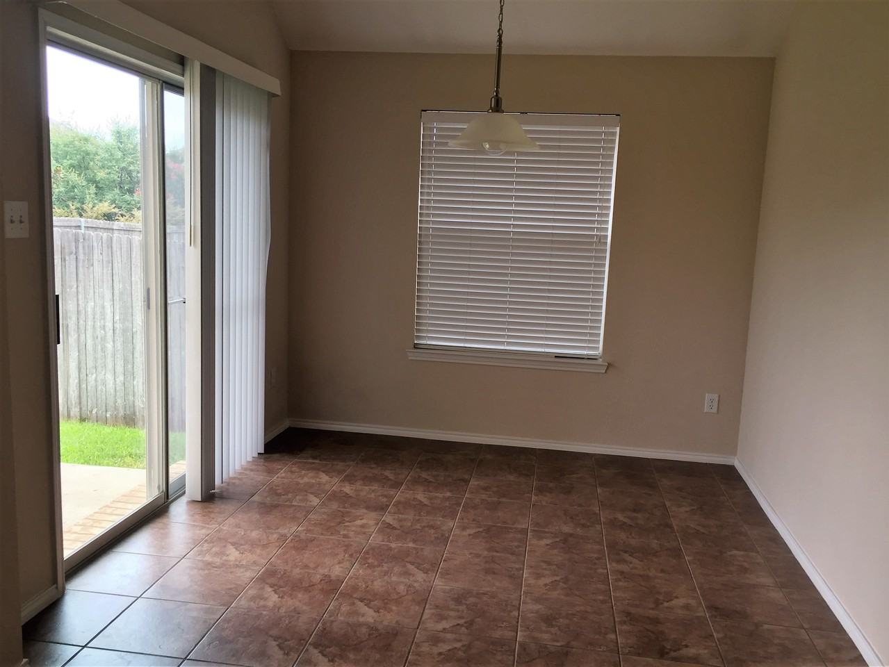 3820 Denridge Lane - Photo 5 of 10