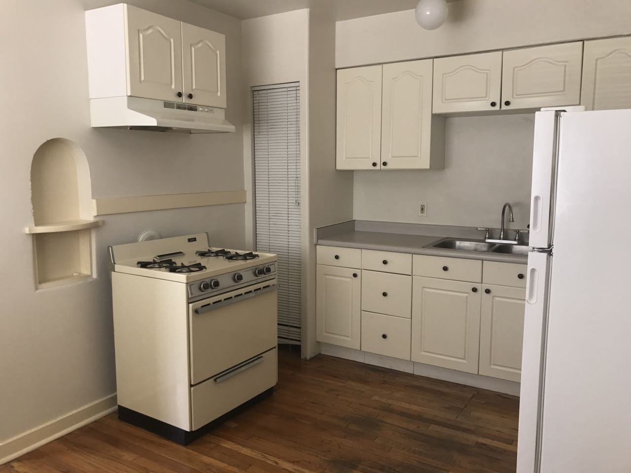 415 Coal Ave Se - Photo 5 of 14