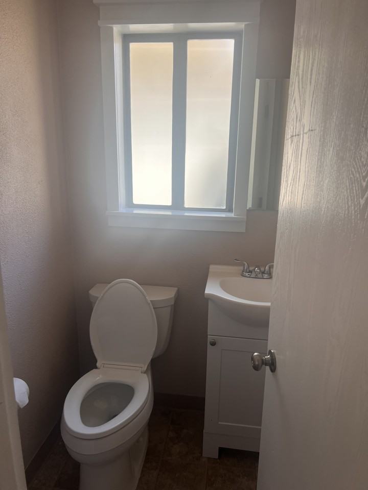 1720 Court St Ne #1720 - Photo 5 of 12