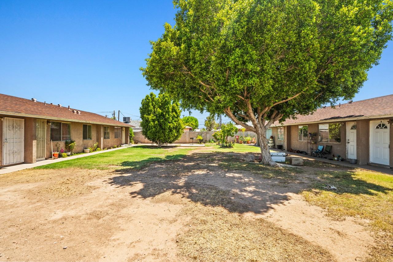 555 S Bellview - Photo 2 of 23