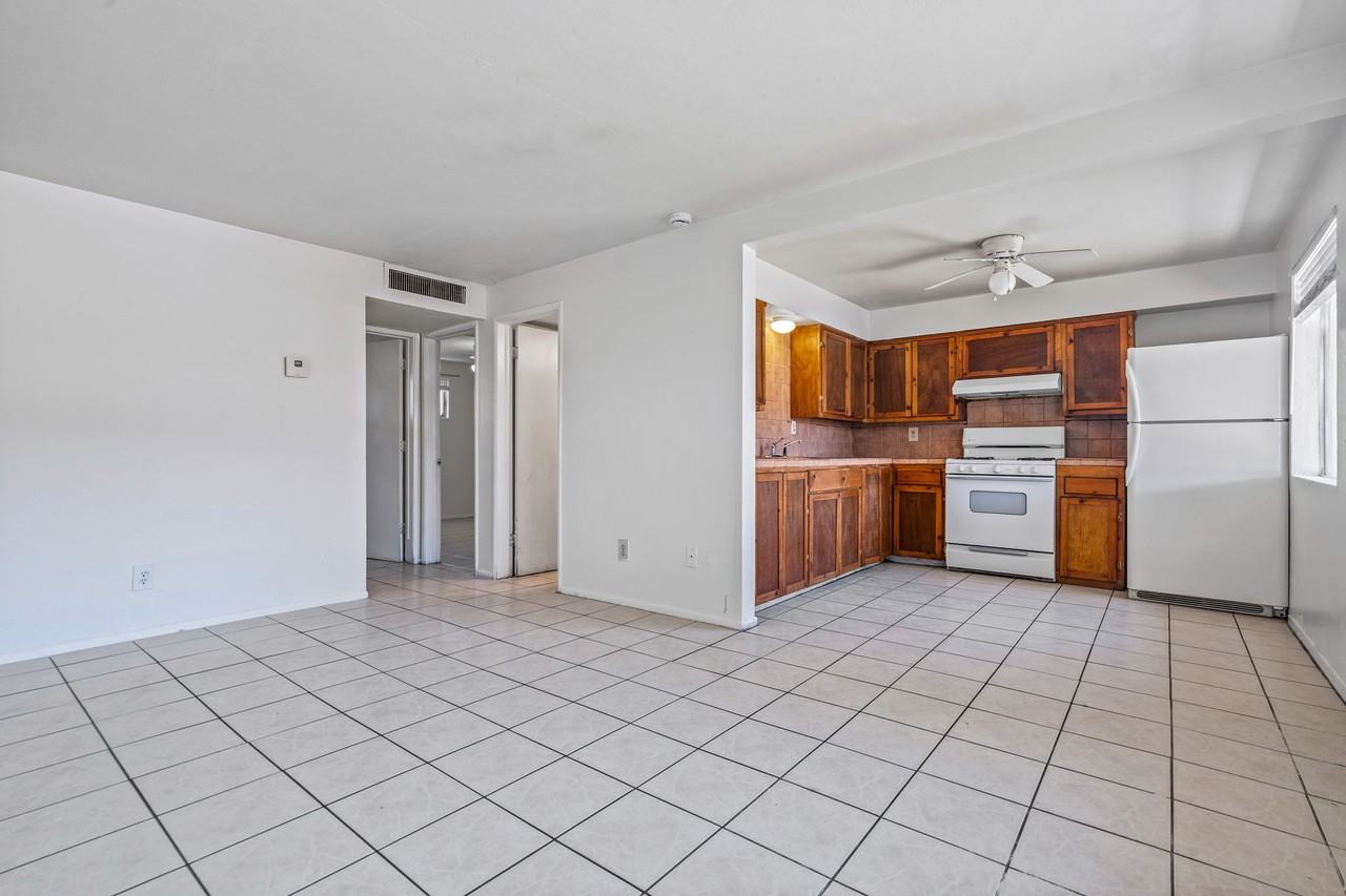 555 S Bellview - Photo 3 of 23