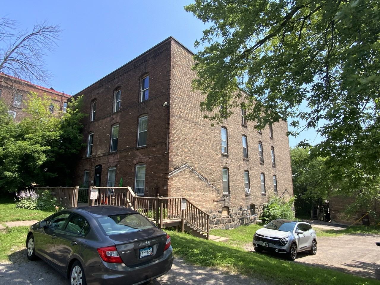 1728 W 1St St - Photo 2 of 3